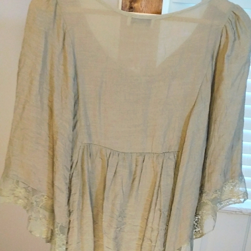 J Gee Boho Olive Green Top Blouse Front Lace And Sleeves Tie Size M Pleated. - Picture 10 of 11